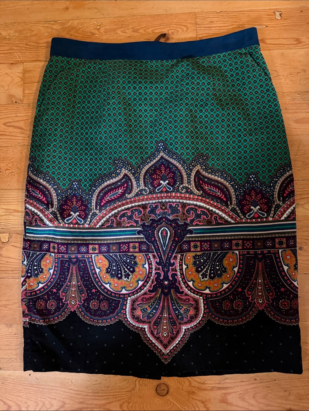 Green Paisley-Print Pencil Skirt with Nautical Waistband